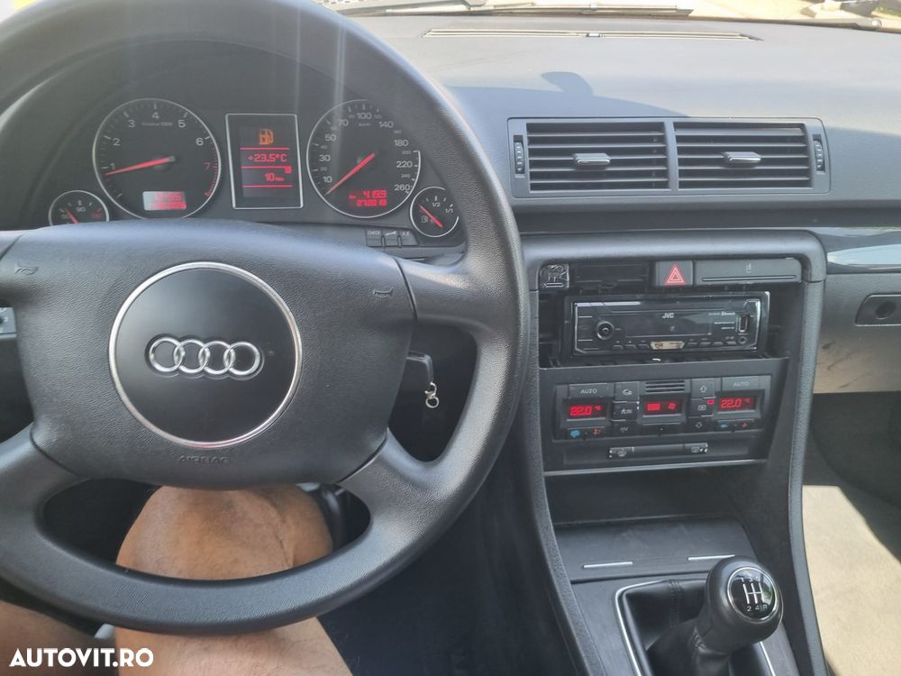 Audi A4 Limuzina - 11