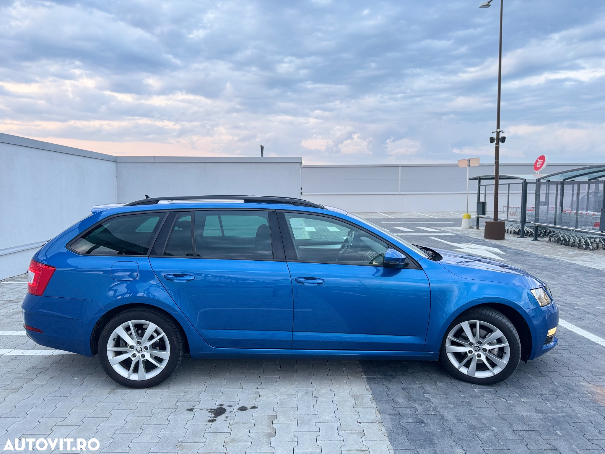 Skoda Octavia 2.0 TDI DSG Ambition - 2