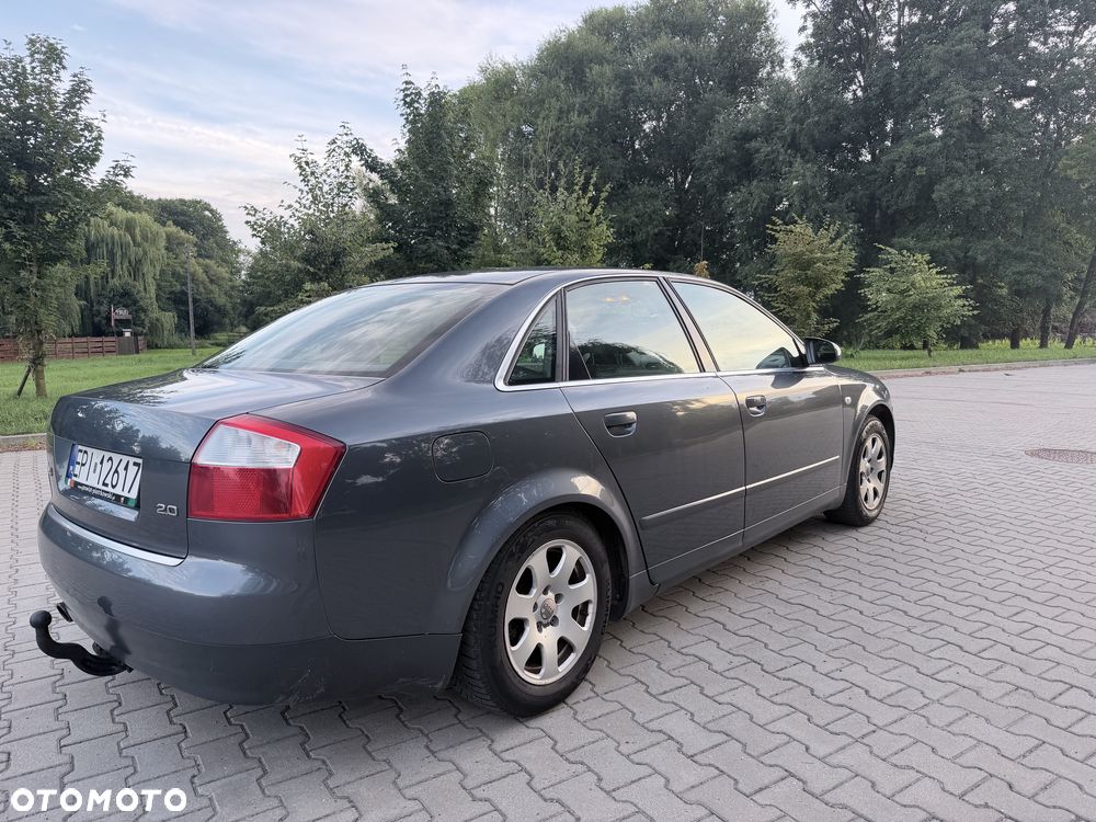 Audi A4 Limousine - 4