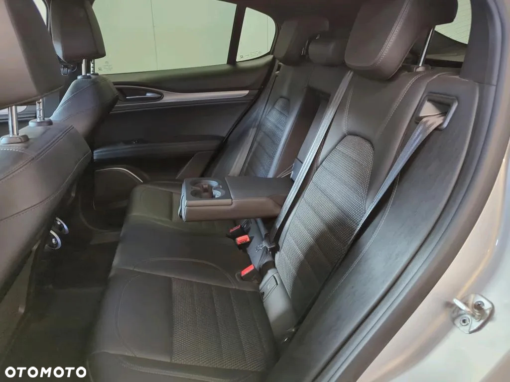 Alfa Romeo Stelvio 2.0 Turbo Sprint Q4 - 7