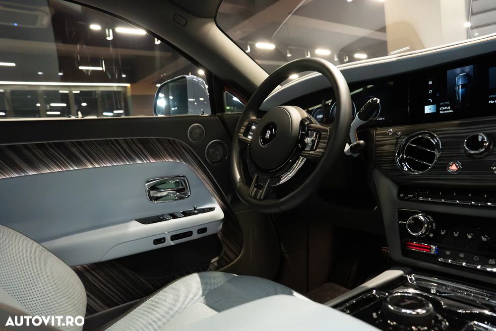 Rolls-Royce Spectre - 38