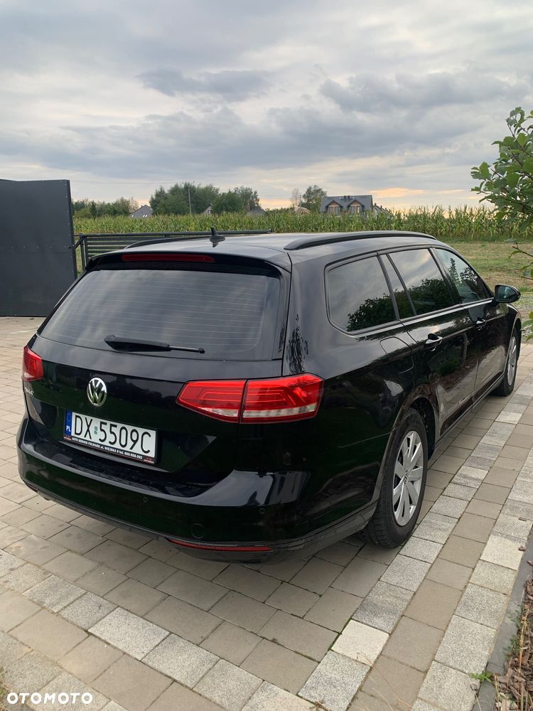 Volkswagen Passat Variant 2.0 TDI (BlueMotion Technology) Trendline - 12