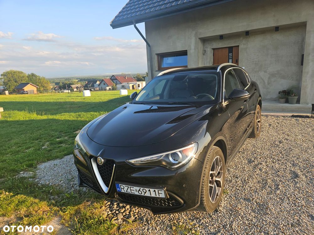 Alfa Romeo Stelvio 2.0 Turbo 16V AT8-Q4 Lusso - 3