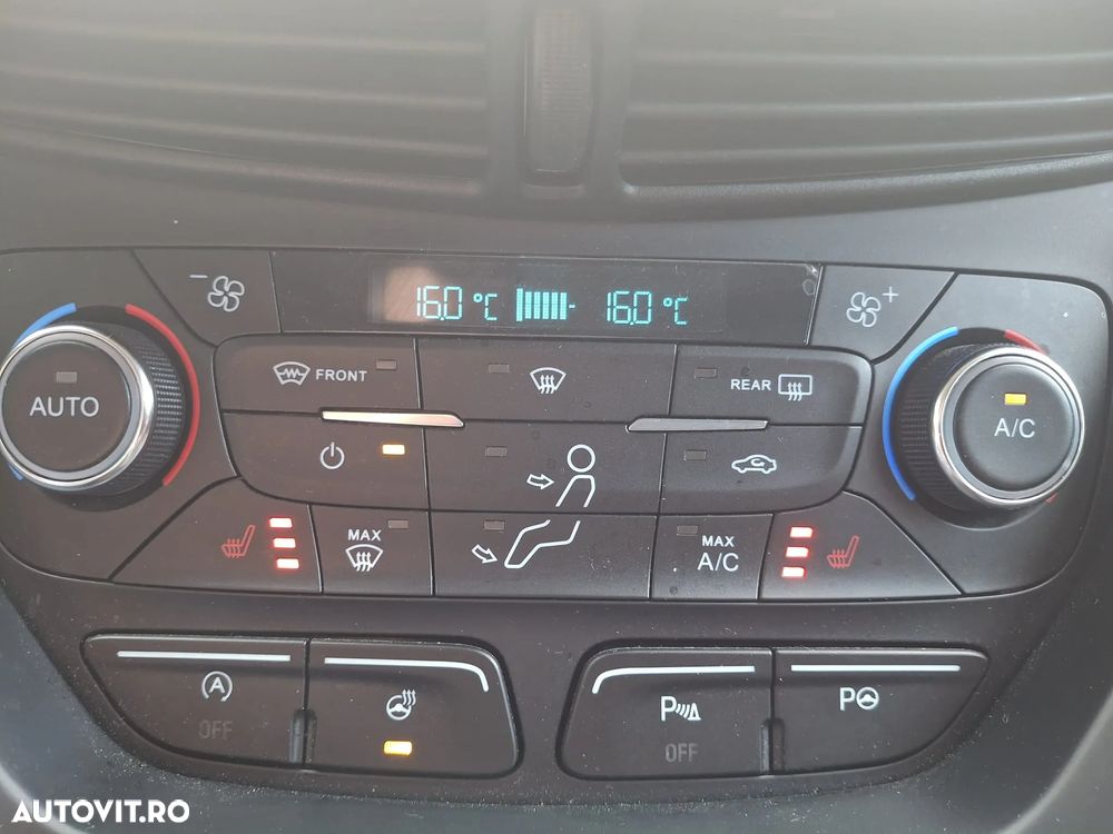 Ford Kuga 2.0 TDCi 4WD Powershift Titanium - 26