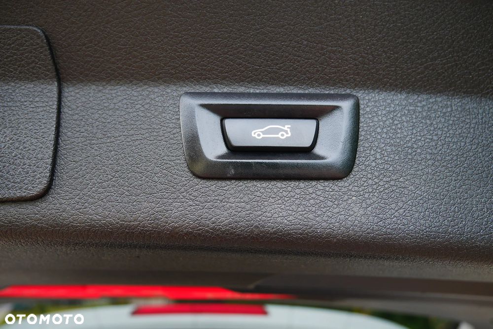 BMW Seria 2 218d Sport Line - 27