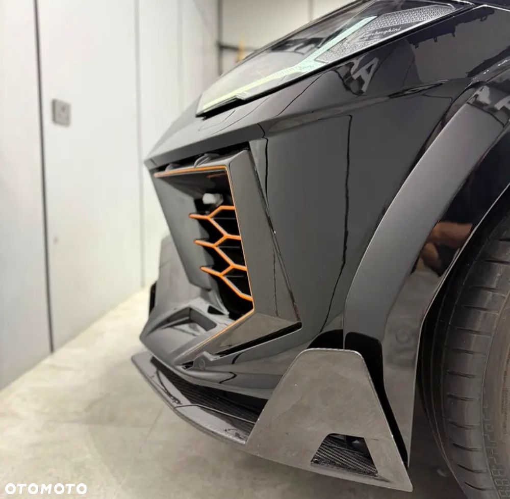 Lamborghini Urus - 13