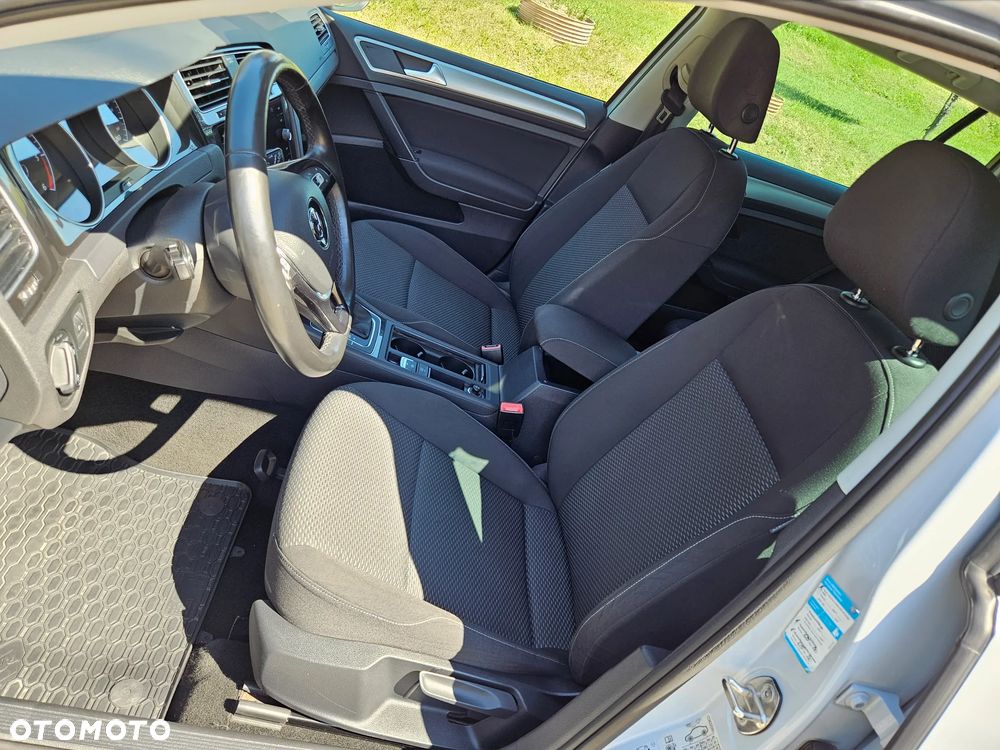 Volkswagen Golf - 14