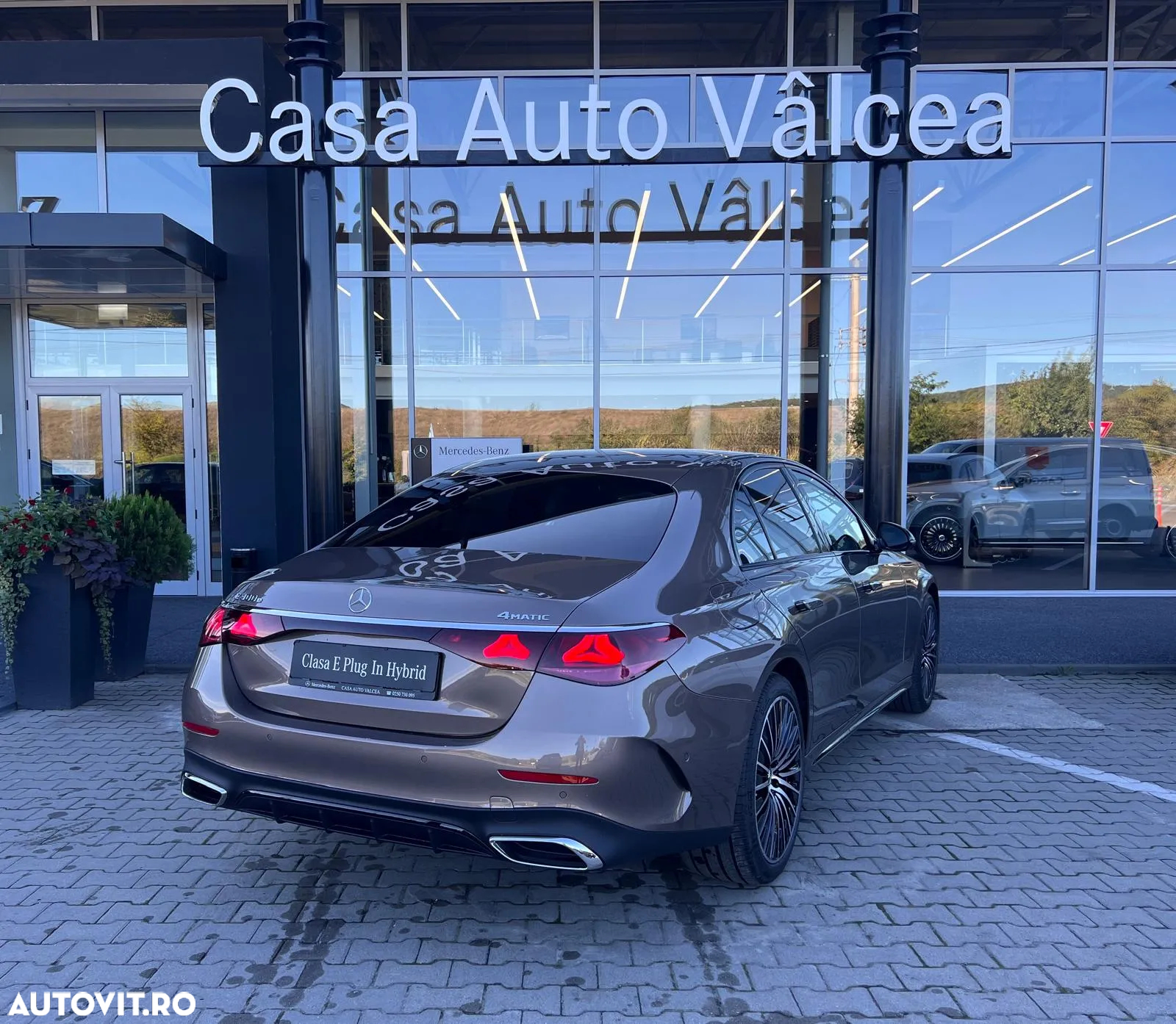 Mercedes-Benz E 300 4MATIC Aut. - 2