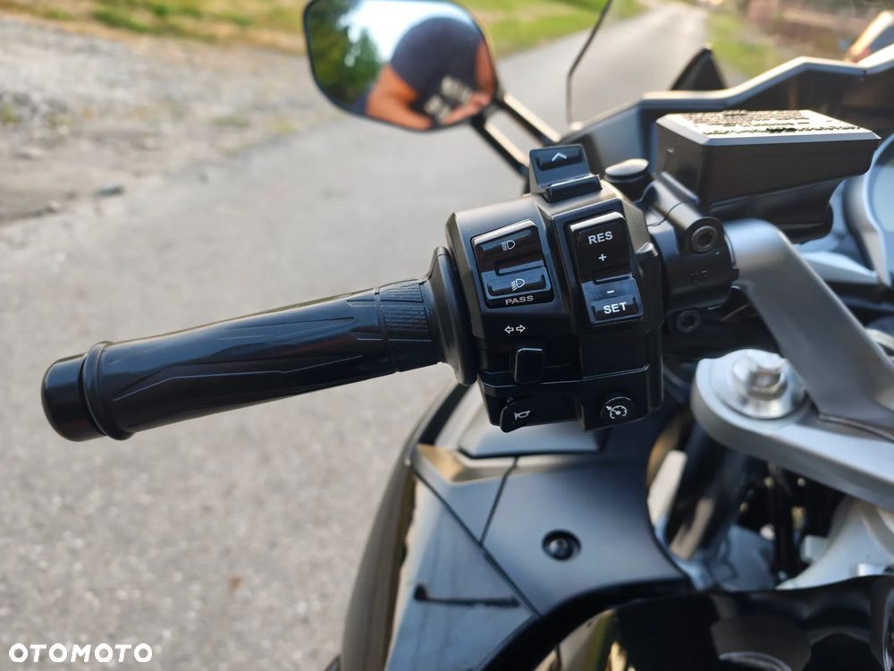 Yamaha FJR - 18