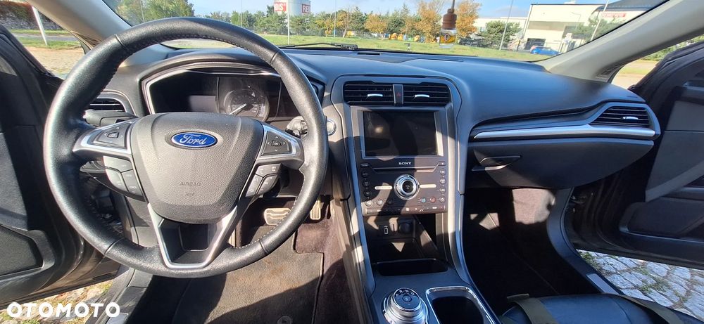 Ford Fusion - 16
