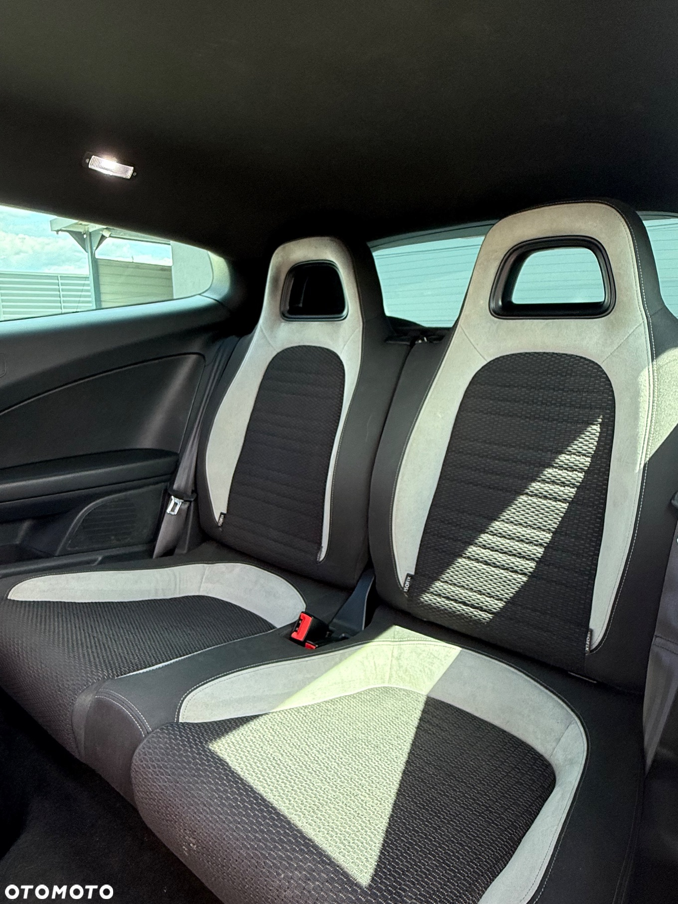 Volkswagen Scirocco 2.0 TDI DSG - 12