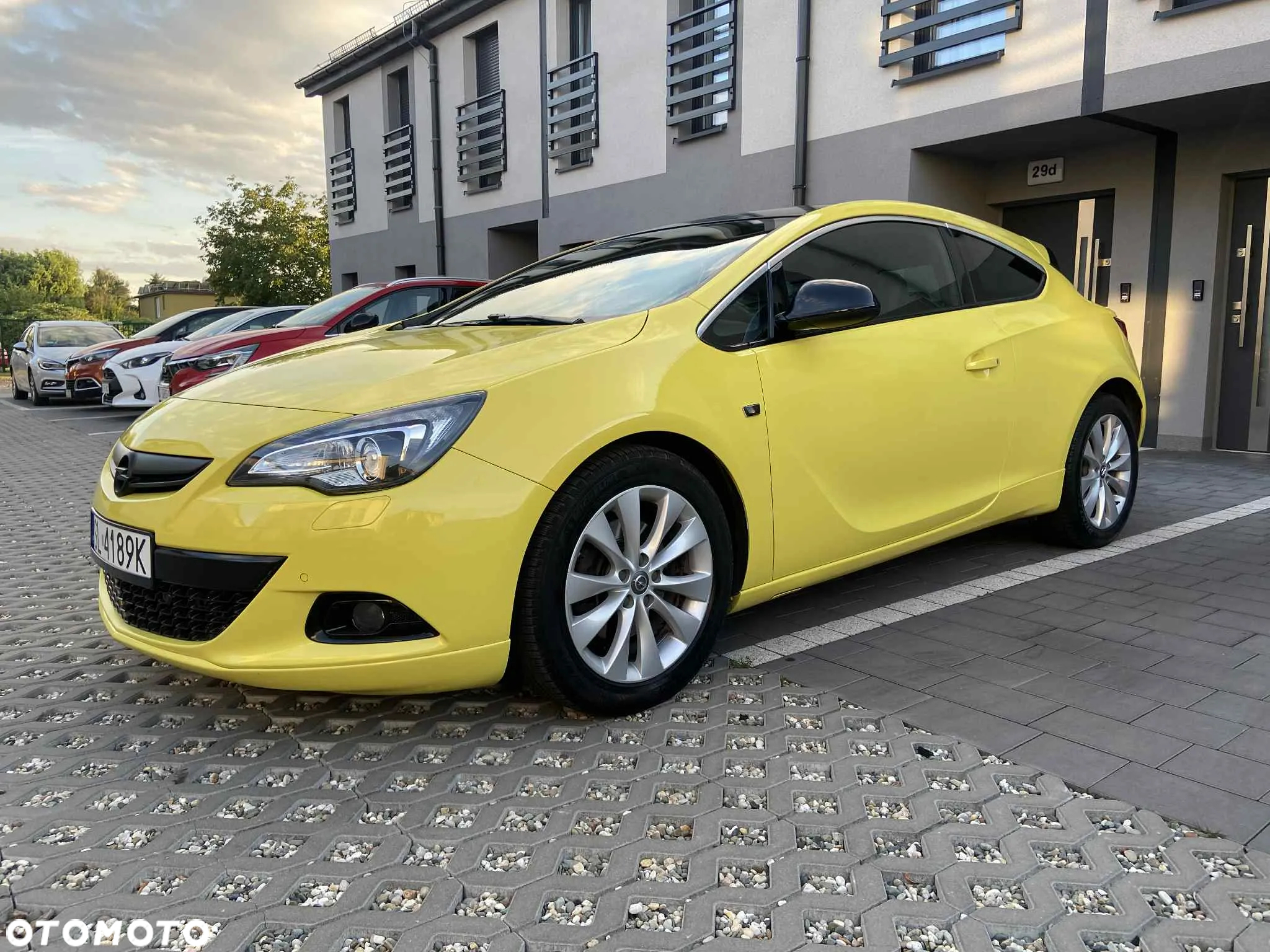 Opel Astra IV GTC 1.6 CDTI Sport S&S - 2