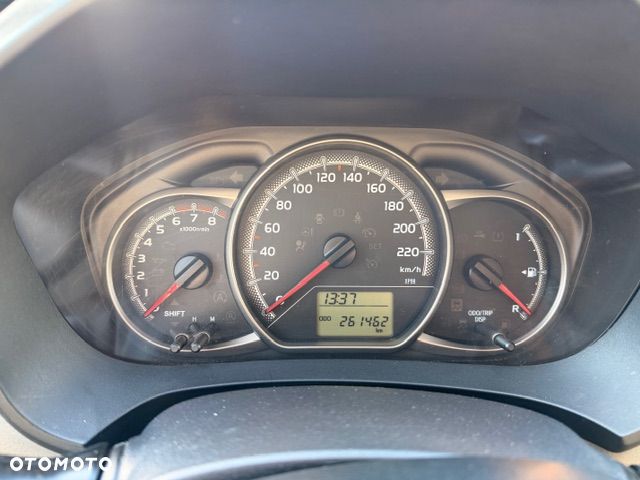 Toyota Yaris 1.0 Active EU6 - 7