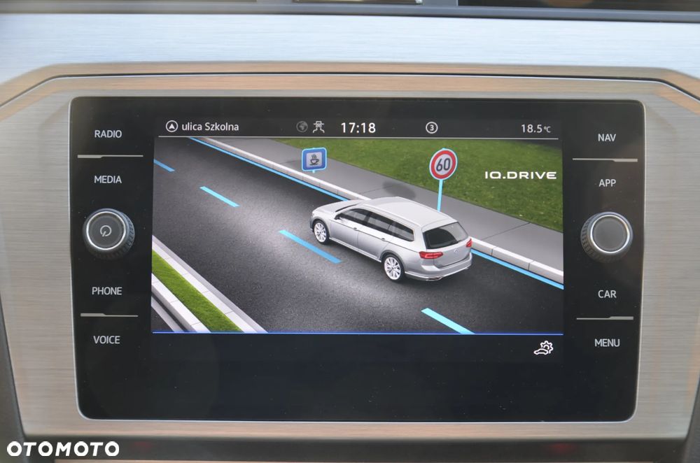 Volkswagen Passat - 35