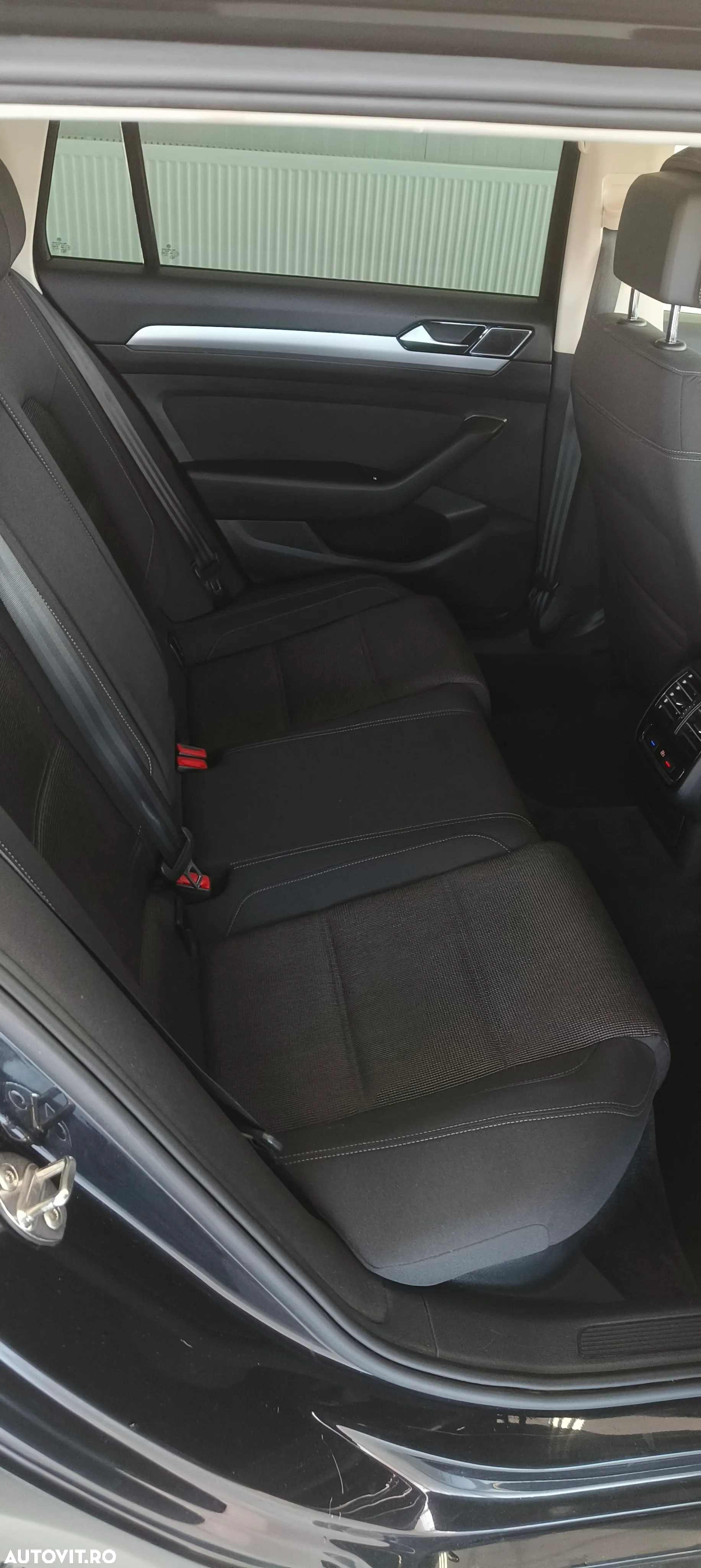 Volkswagen Passat Variant 2.0 TDI DSG Highline - 11