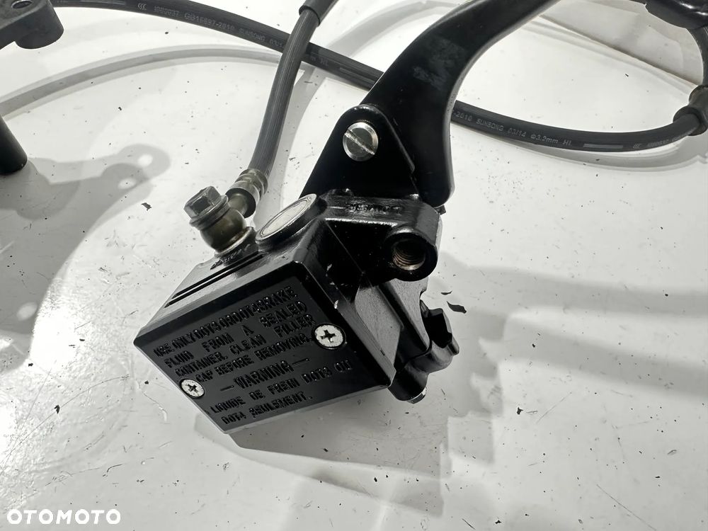 Zacisk pompa przód  Mash  Two Fifty 250  125  CafeRacer - 3