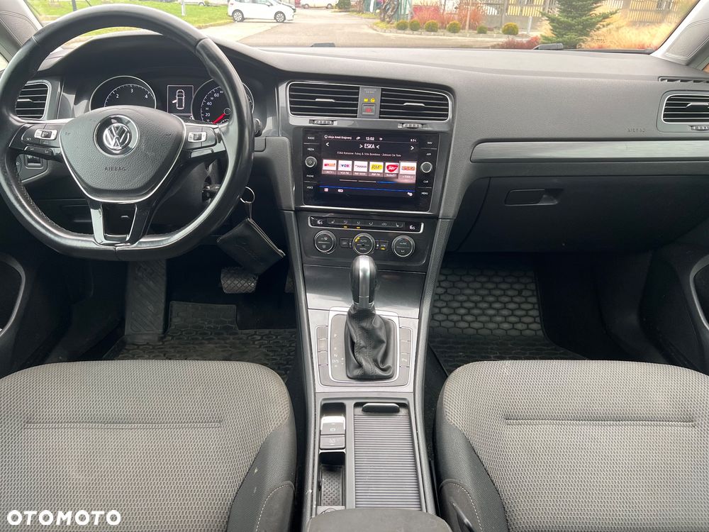 Volkswagen Golf - 11