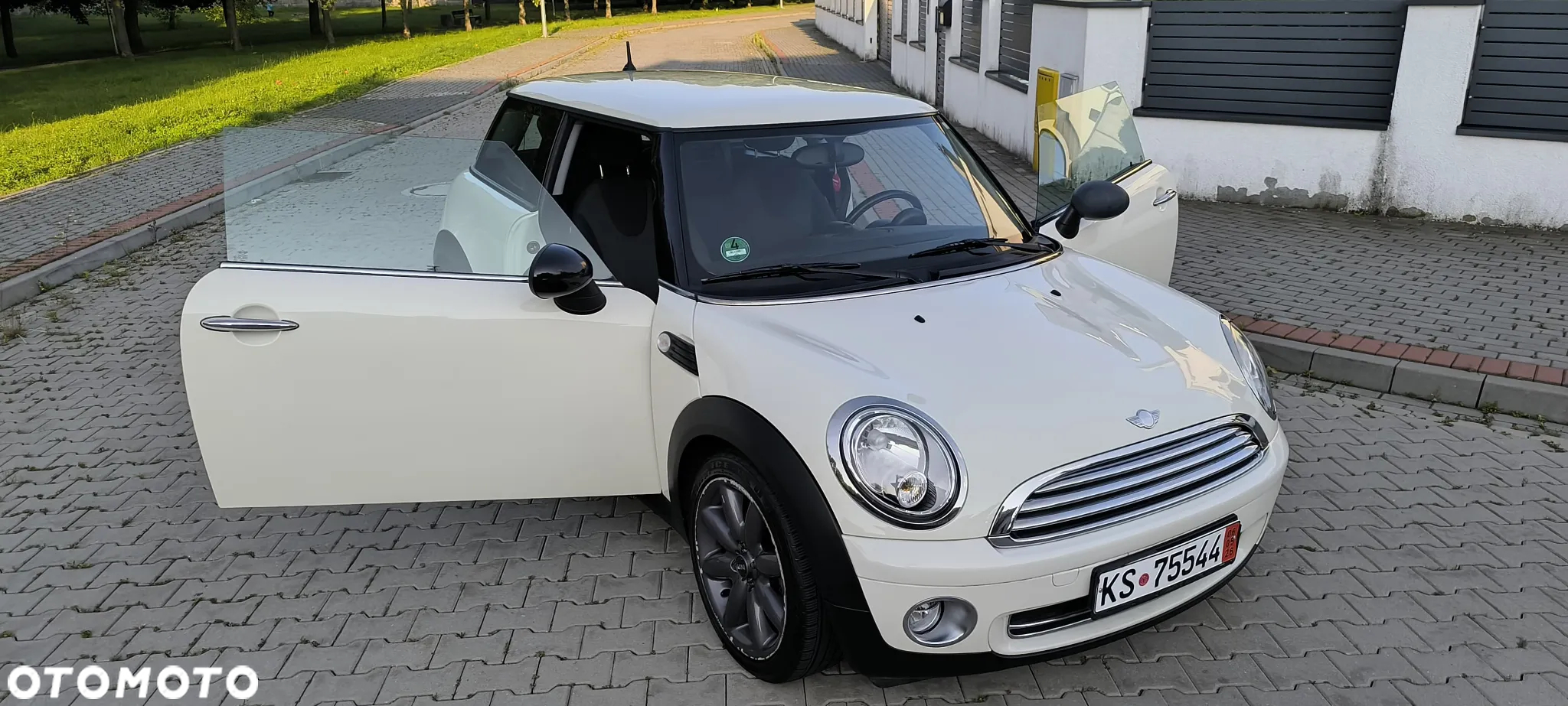 MINI ONE Standard - 27
