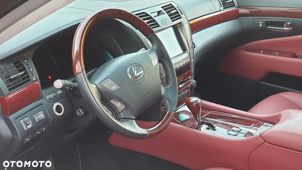 Lexus LS - 19