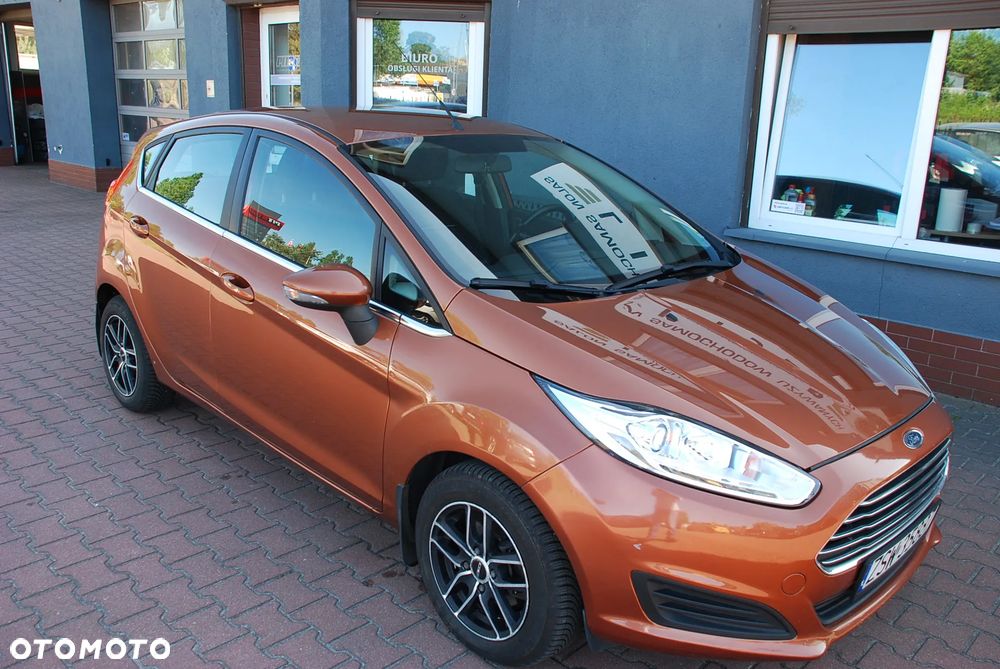 Ford Fiesta 1.6 TDCi DPF Titanium - 23