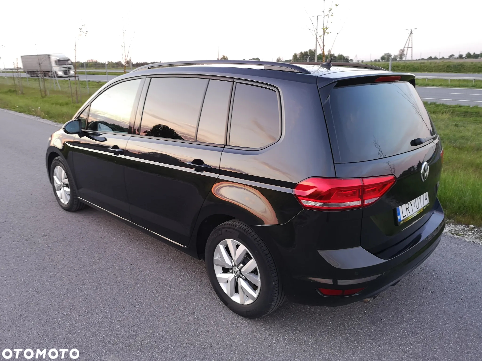 Volkswagen Touran 2.0 TDI SCR DSG Comfortline - 32