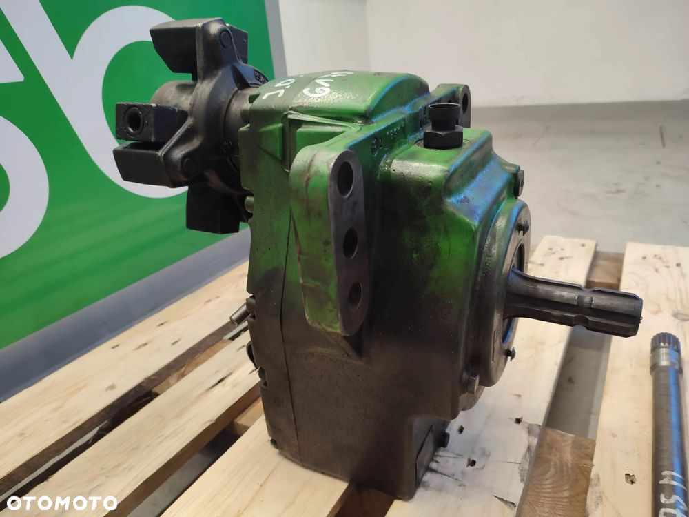 Przedni WOM John Deere 6175M (CE31768) - 4