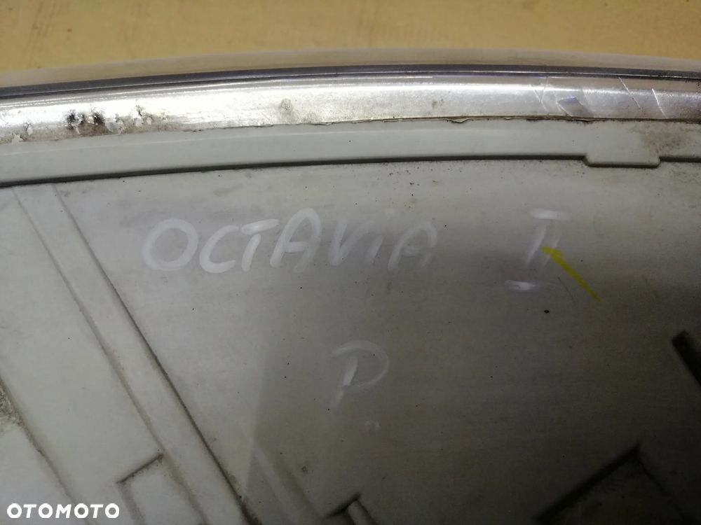 Skoda Octavia II lampa przednia prawa EU - 3