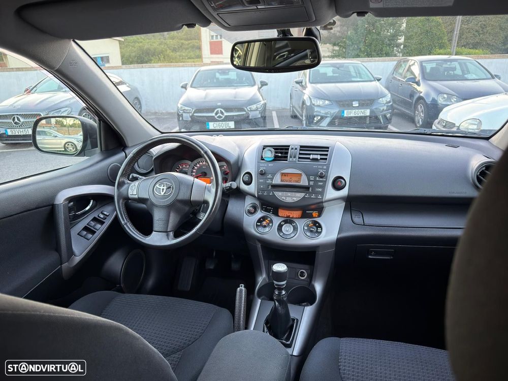 Toyota RAV4 2.2 D-4D X - 14