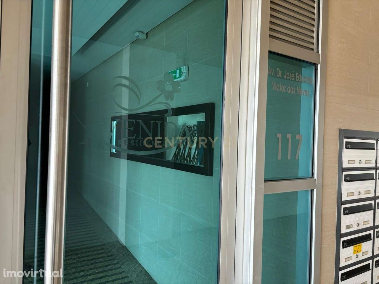 Edifício Moderno no Entroncamento com Vista Panorâmica e Luxo - Grande imagem: 5/25