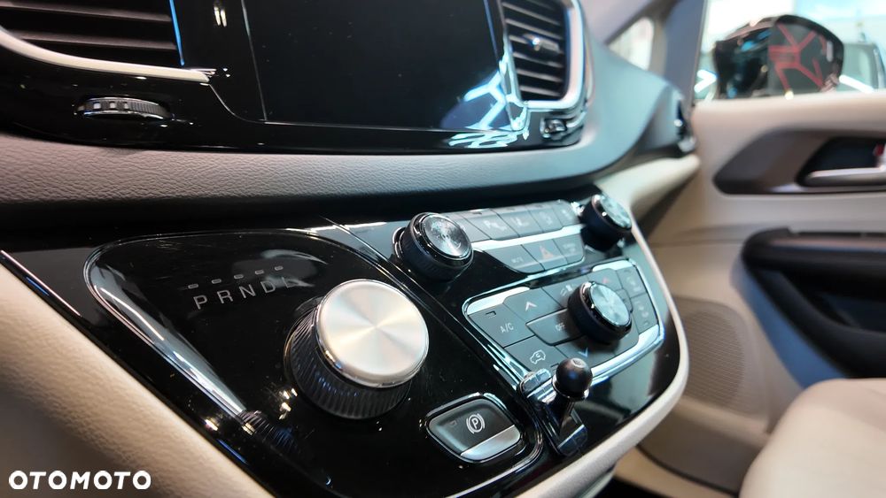 Chrysler Pacifica - 18