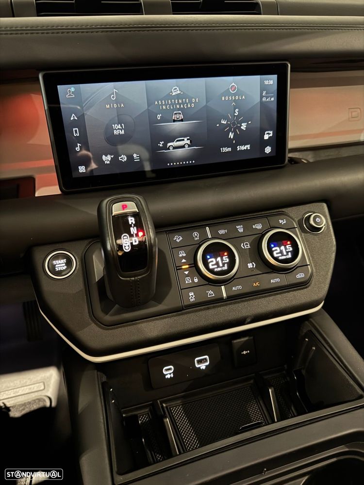 Land Rover Defender 3.0 I6 110 AWD X-Dynamic HSE - 25
