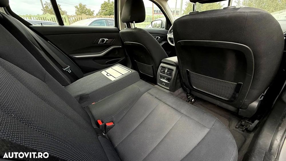 BMW Seria 3 320i Aut. Sport Line - 10