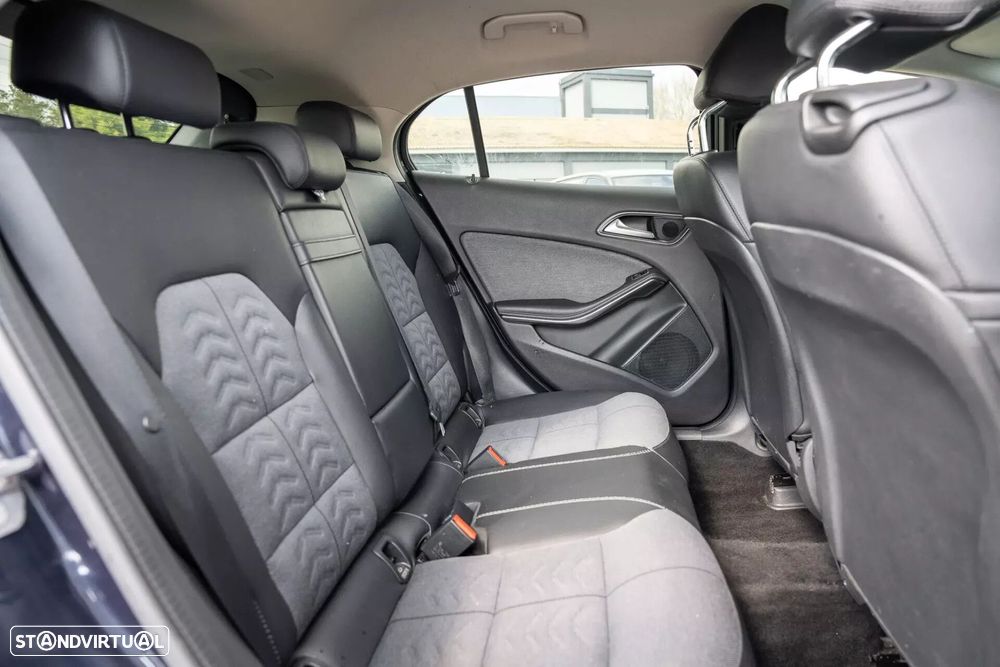 Mercedes-Benz GLA 180 - 18