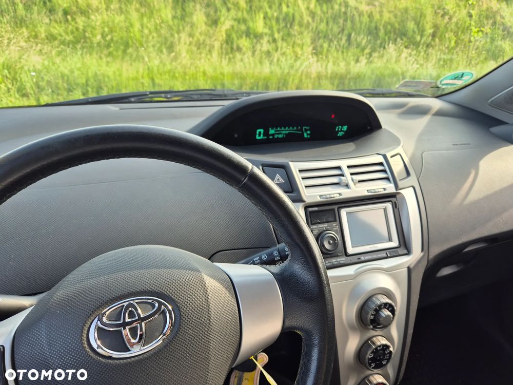 Toyota Yaris - 5