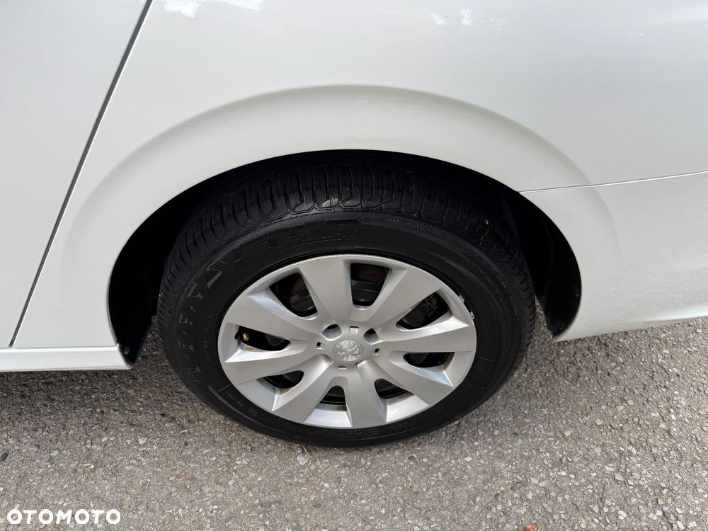Peugeot 301 1.2 Pure Tech Active - 30