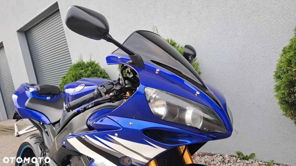 Yamaha R1 - 14