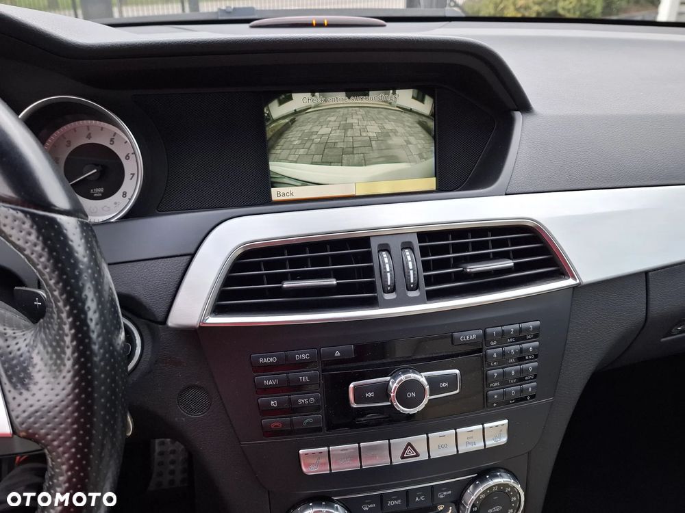 Mercedes-Benz Klasa C 350 BlueEFFICIENCY 7G-TRONIC Edition 1 - 18