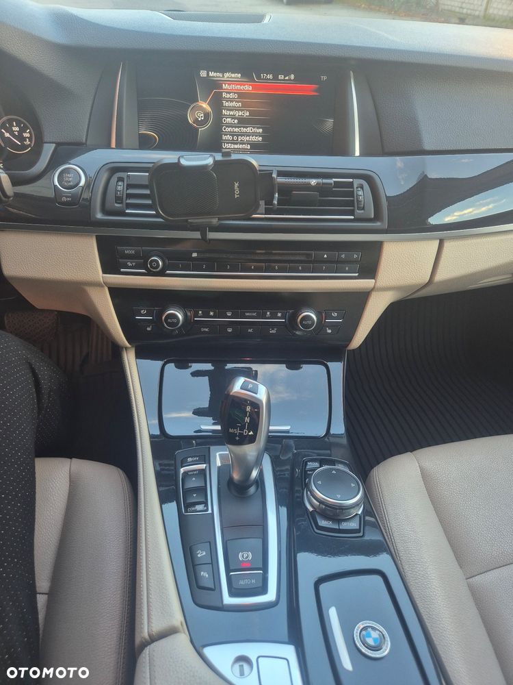 BMW Seria 5 520d xDrive - 13
