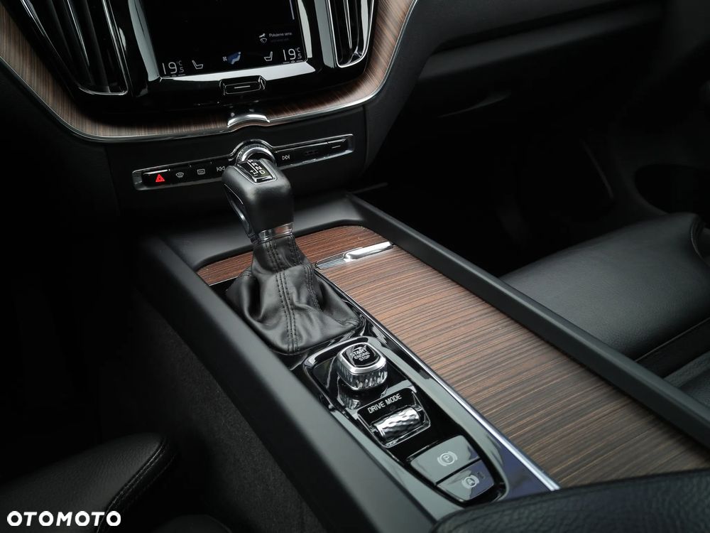 Volvo XC 60 T4 Inscription - 17