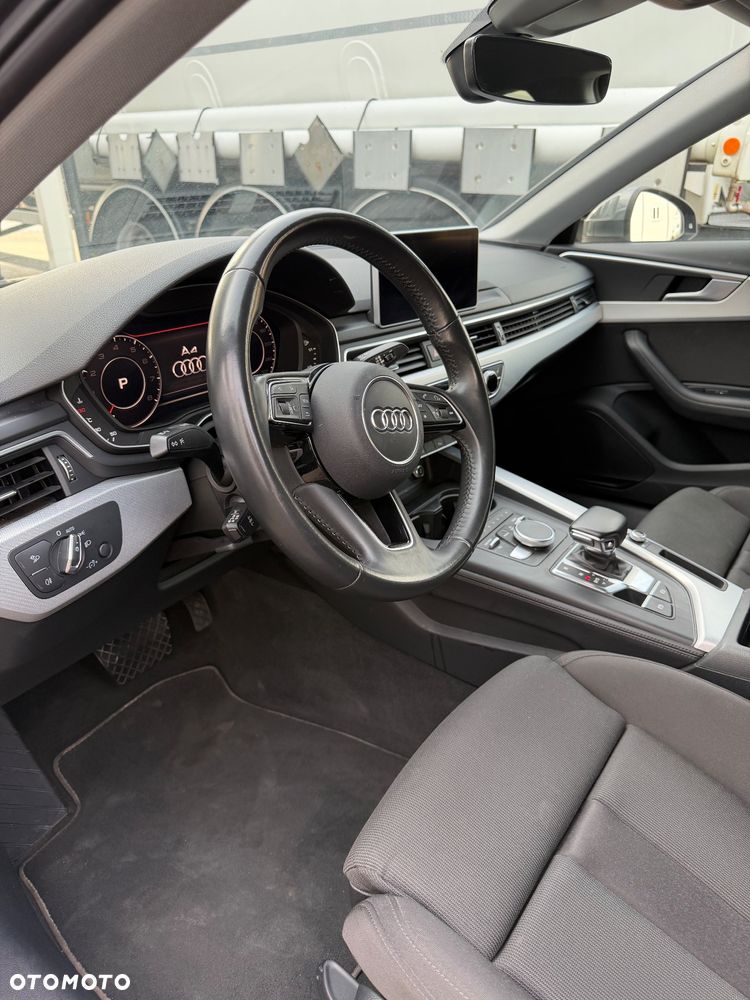 Audi A4 Limousine 40 TFSI Sport S tronic - 17