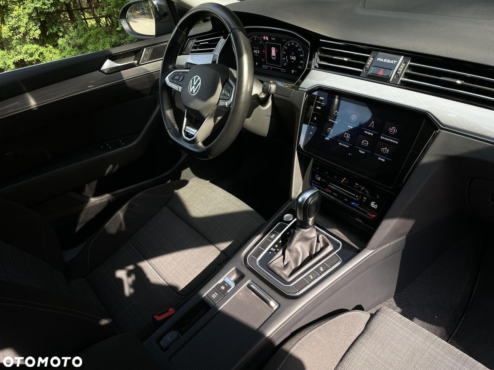 Volkswagen Passat 2.0 TDI Business DSG - 27