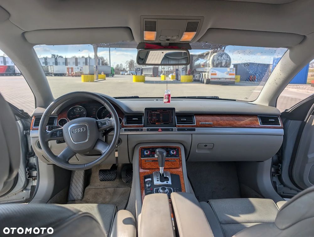 Audi A8 4.2 FSI L Quattro - 10