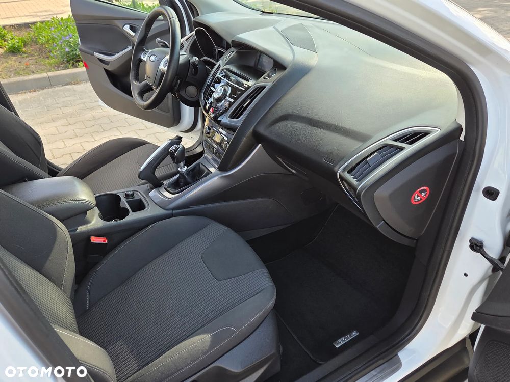 Ford Focus 1.6 TDCi DPF SYNC Edition - 19