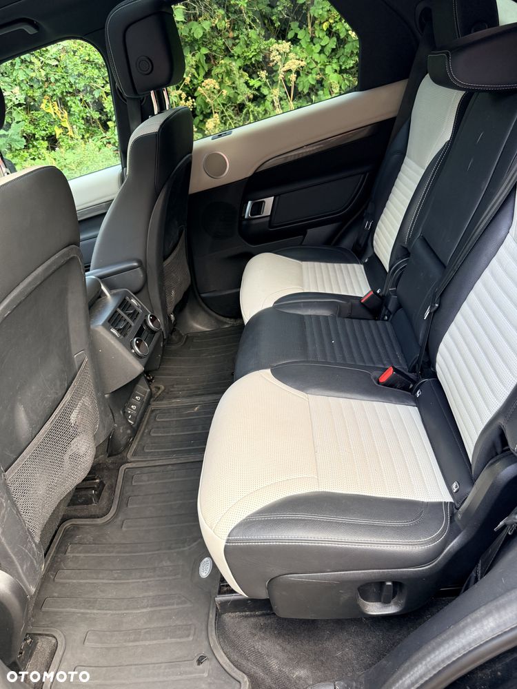 Land Rover Discovery 2.0 P300 R-Dynamic SE - 3