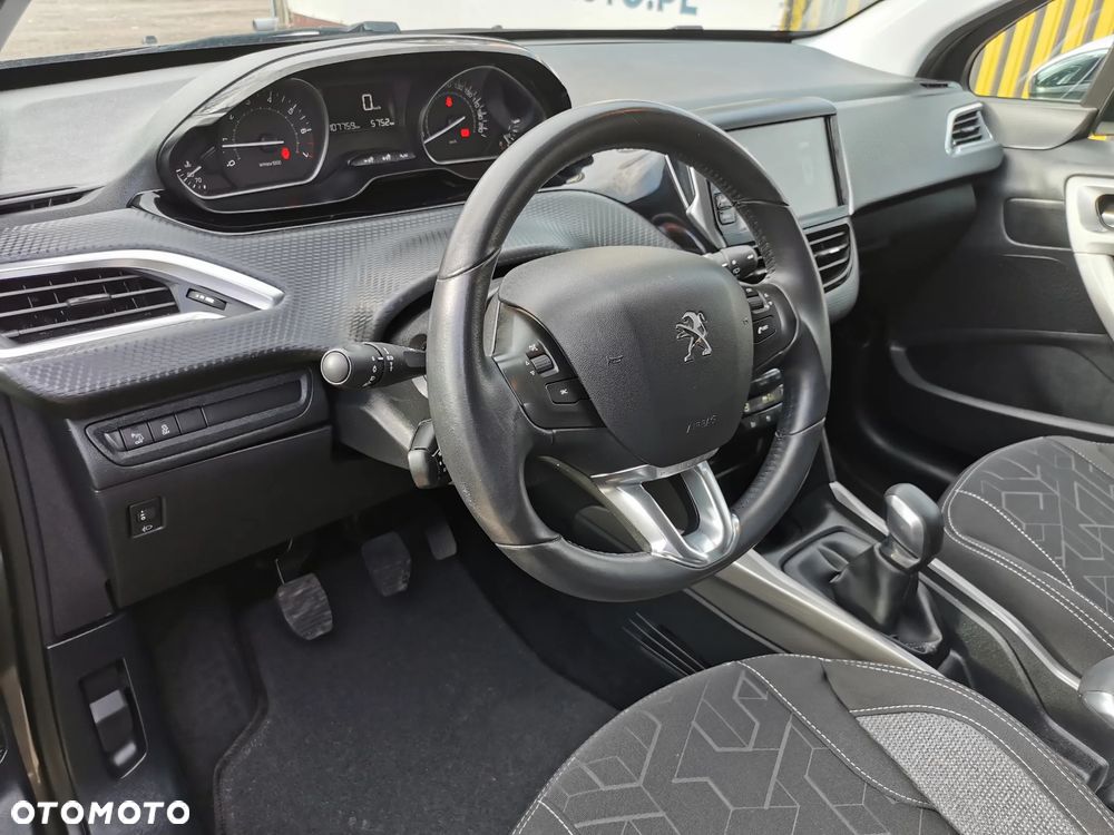 Peugeot 2008 1.2 Pure Tech Style EU6 - 9