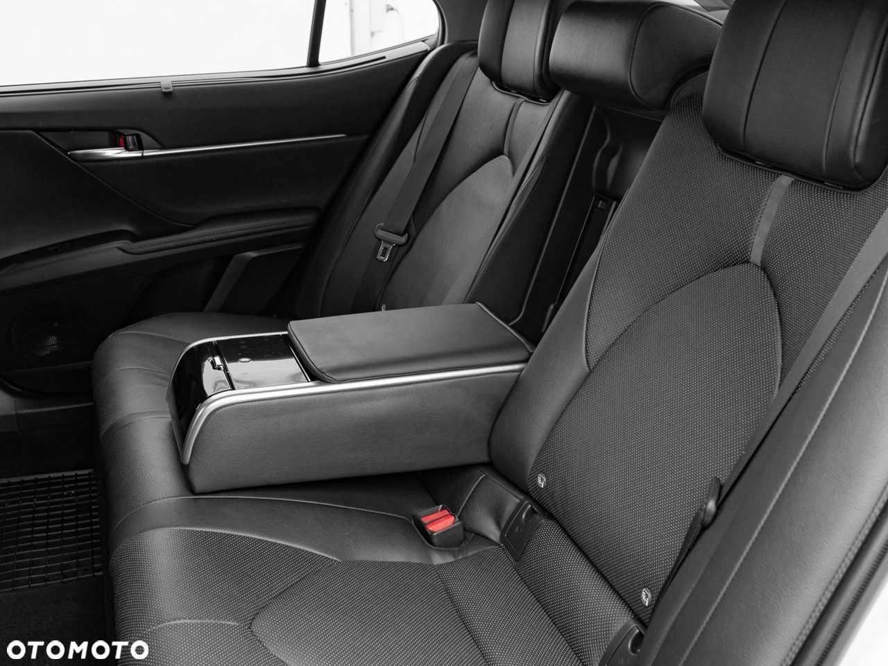 Toyota Camry 2.5 Hybrid Executive CVT - 30