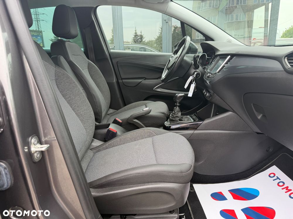 Opel Crossland X 1.2 T Design Line S&S - 23