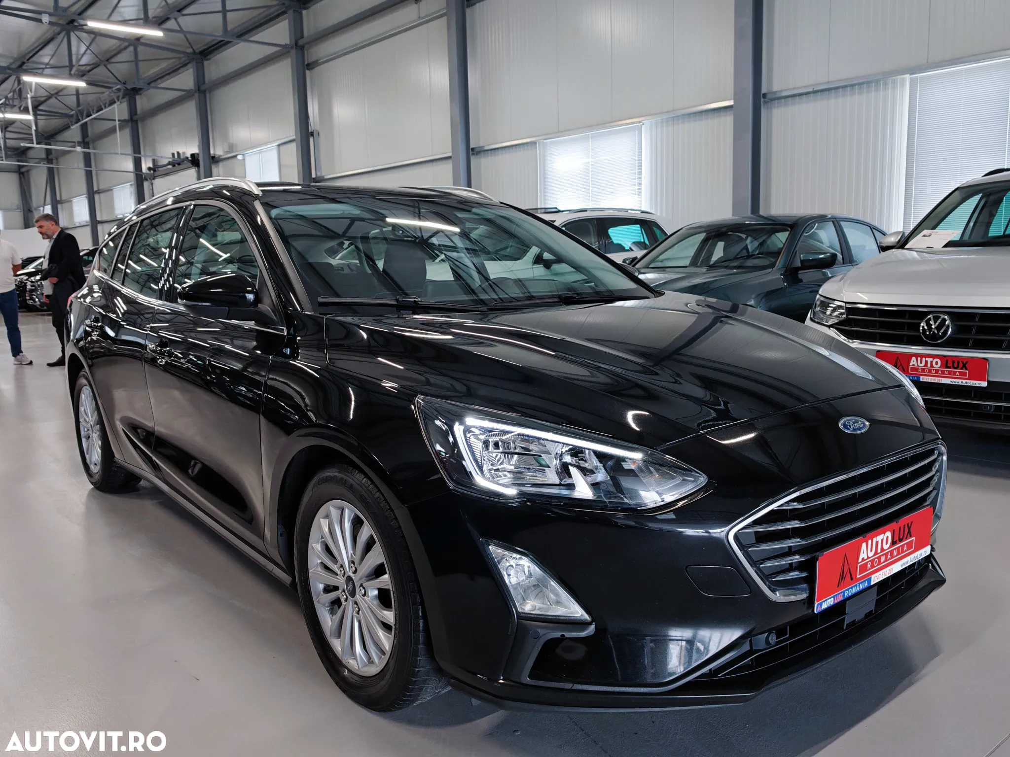 Ford Focus Turnier 1.5 EcoBlue Start-Stopp-System Aut. TITANIUM - 2