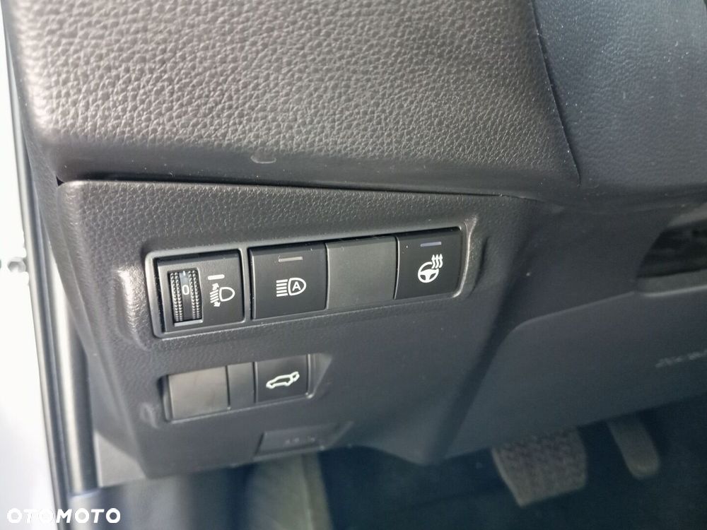 Toyota Corolla Cross - 15