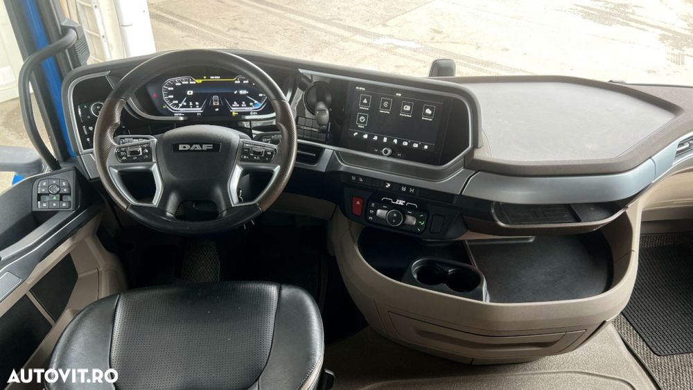 DAF XG+ 530 FT new model full leather - 4